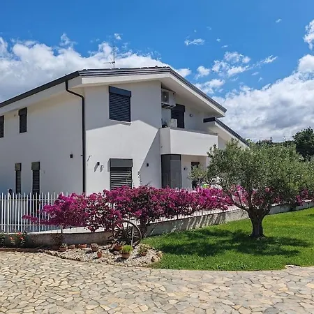 Eco Mediterraneo דירה