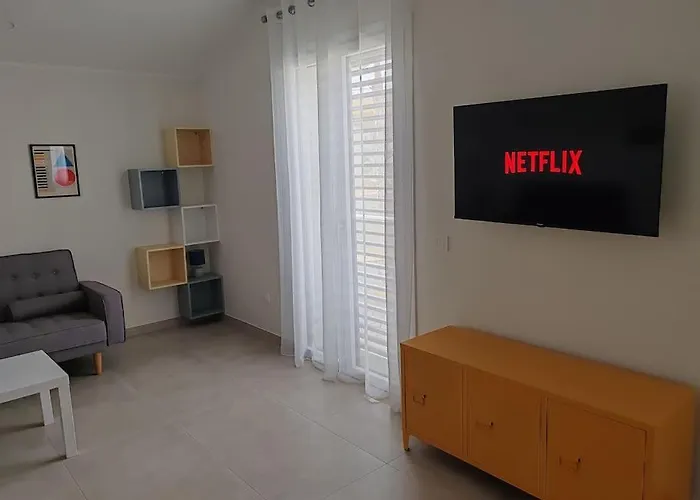 Eco Mediterraneo شقة